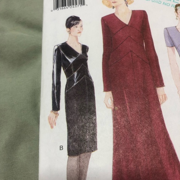 Vogue pattern 9567- sizes 18-20-22- fitted tapered A-line dress - Picture 4 of 9